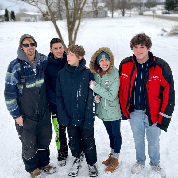 Meet your Posher, Victoria - Picture 2 of 3